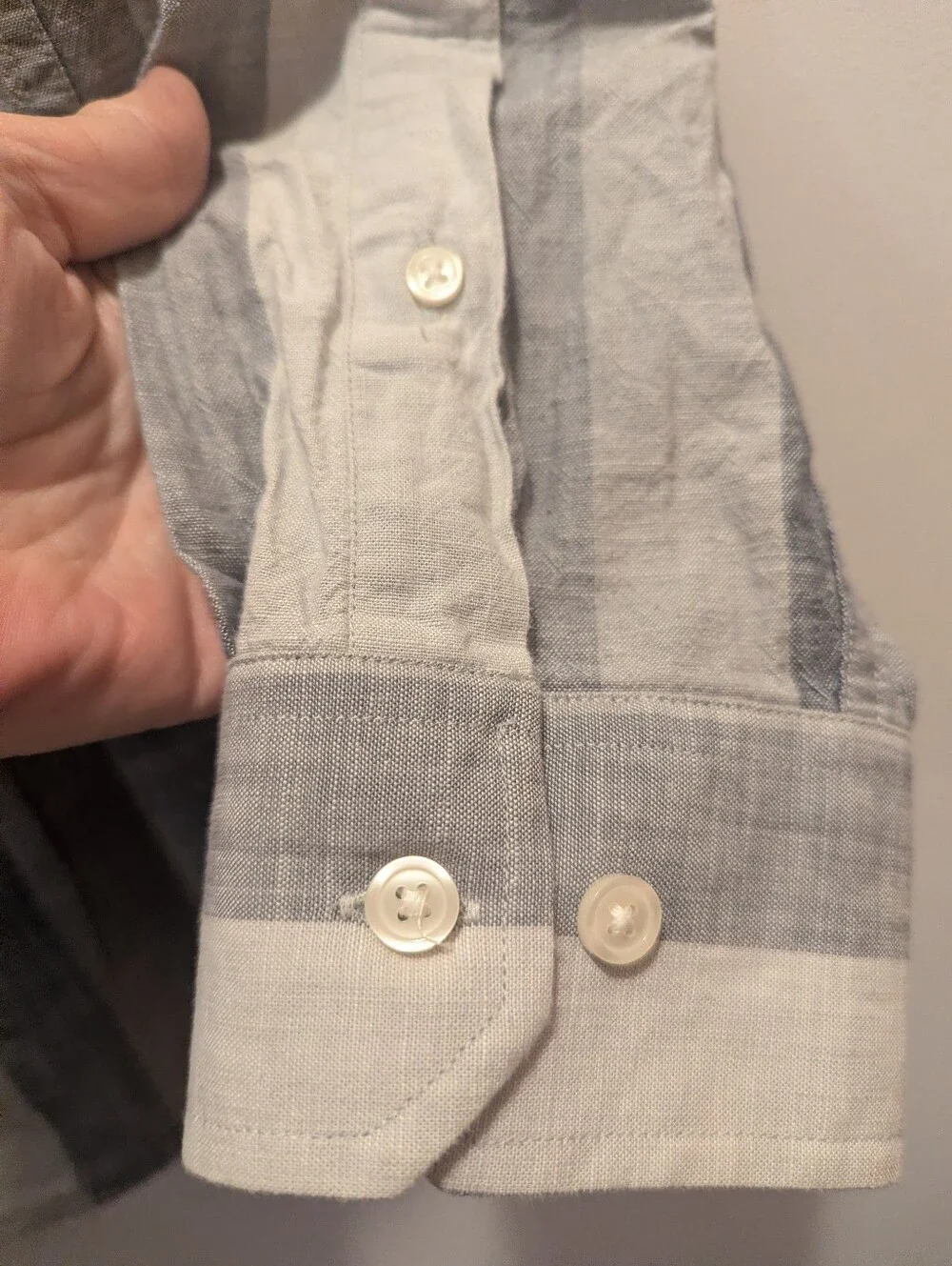 Banana Republic Men's Large Gray Vertical Stripe Long Sleeve Button-Down Shirt